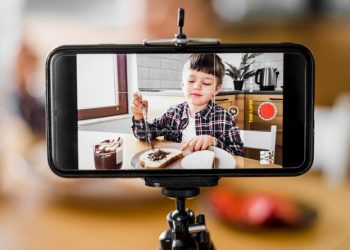 Cách xoay video trên Android